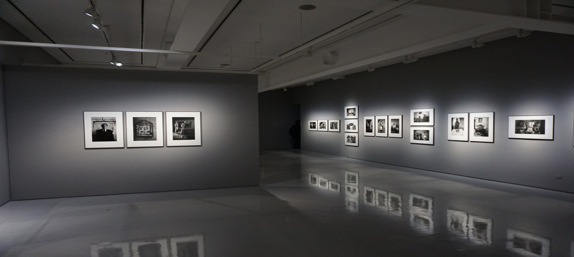 We offer Residential & Commercial Painting services We offer Residential & Commercial Painting services